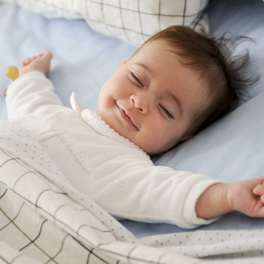 Imagem bebê dormindo tranquilamente
